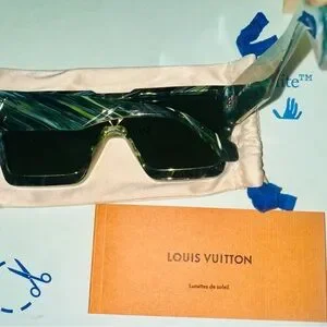 Louis Vuitton | Accessories | Louis Vuitton Green Sunglasses  display picture 3